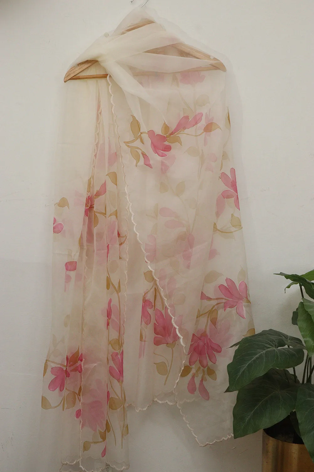 Exquisite Off White Hand Painted Organza Silk Scalloped Border Dupatta