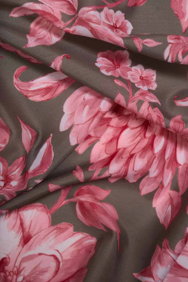 Graceful Muted Floral Pattern Printed Muslin Fabric