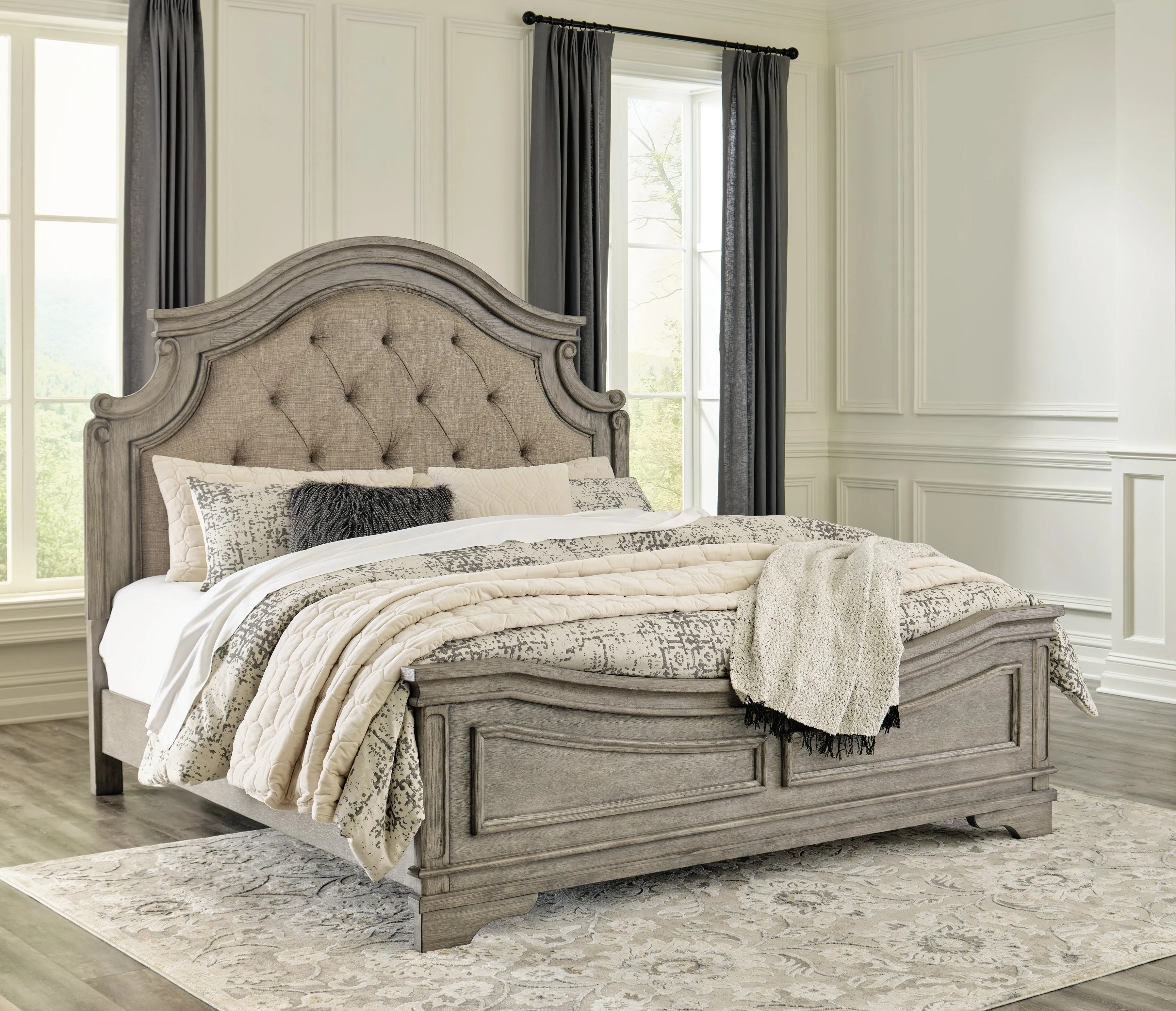 Lodenbay California King Panel Bed with Mirrored Dresser and 2 Nightstands in Antique Gray