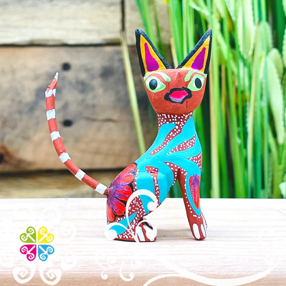 Mini Siamese Cat Alebrije Handcarve Wood Decoration Figure