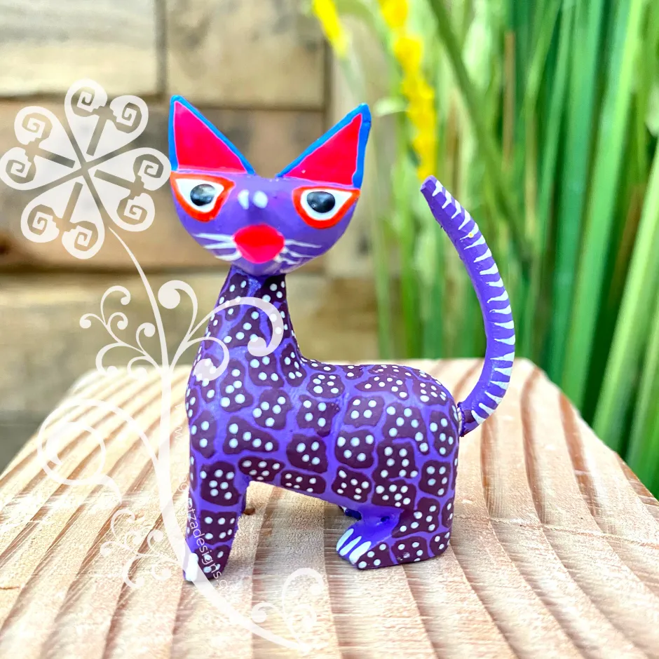 Mini Siamese Cat Alebrije Handcarve Wood Decoration Figure