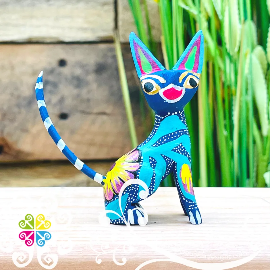 Mini Siamese Cat Alebrije Handcarve Wood Decoration Figure