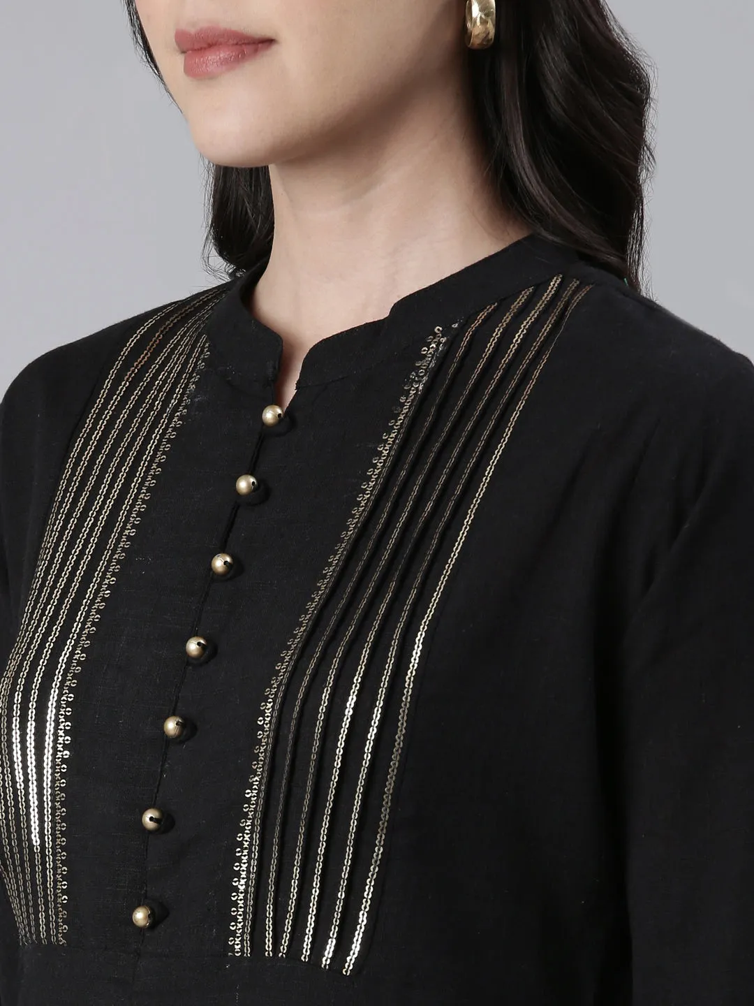 Neeru's Black Straight Solid Cotton Kurtas