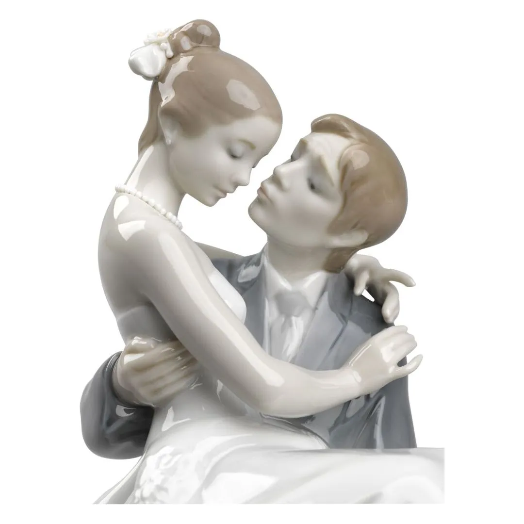 The Happiest Day Couple Figurine Type 356