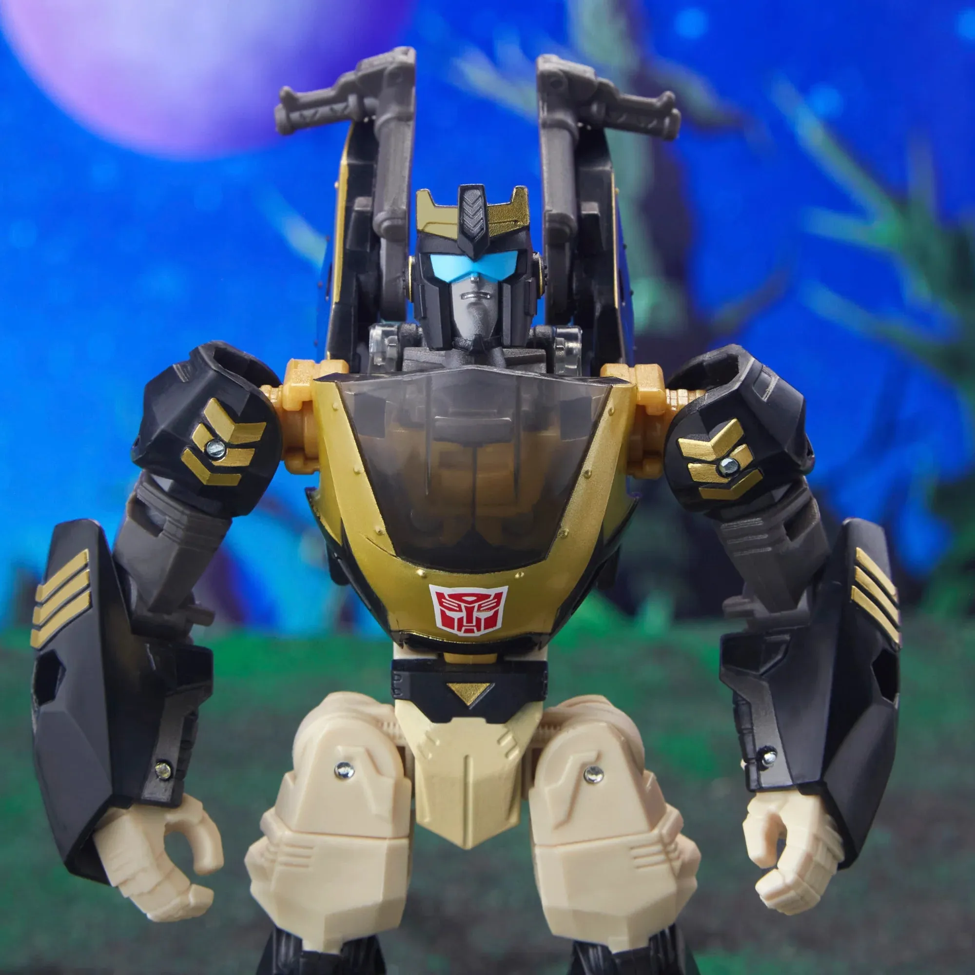 Transformers: Legacy Evolution - Deluxe Animated Universe Prowl Action Figure (F7193)