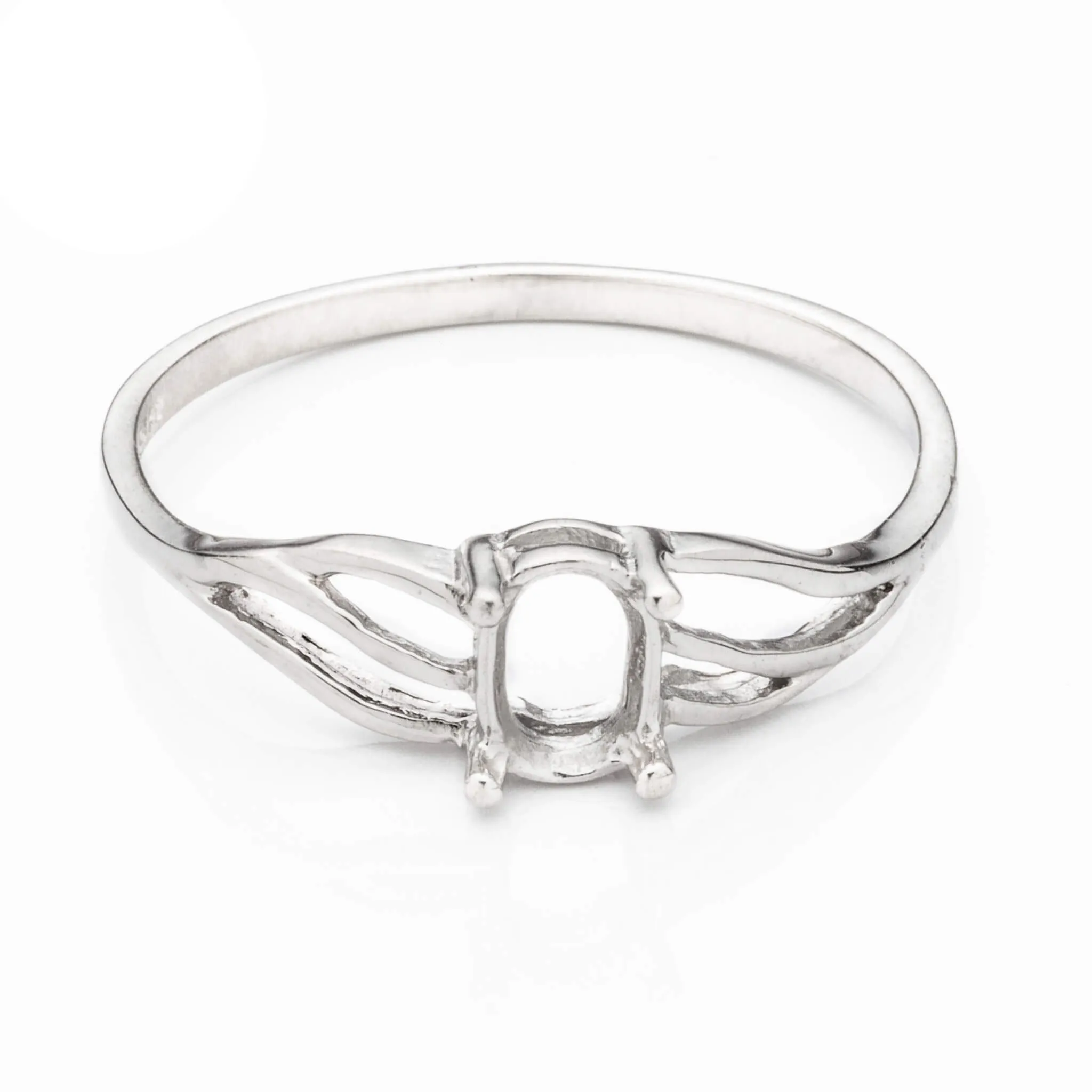 Unique Hollow Motif Ring with Oval Prong Mounting in Sterling Silver 4.5x5mm